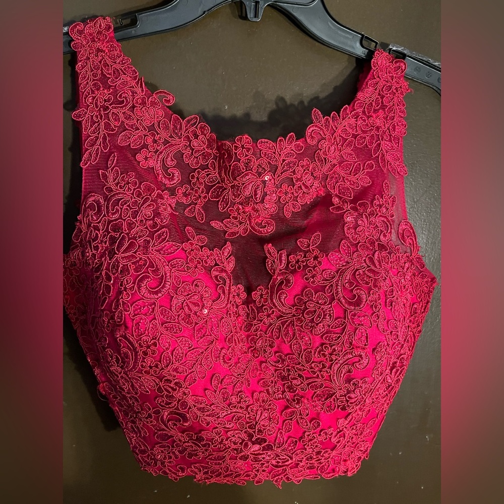 Lace appliquéd bodice